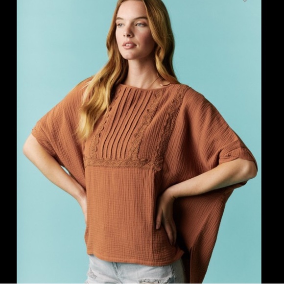 182 FANTASTIC FAWN Laced trimmed oversized top tee - Picture 4 of 5